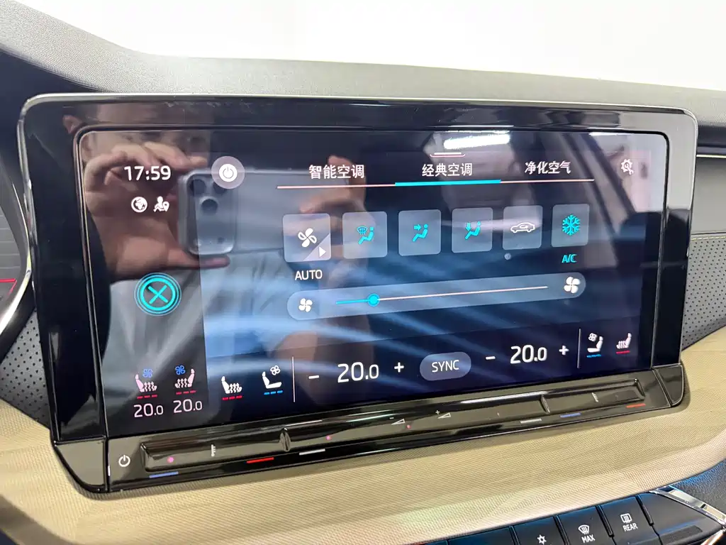 Skoda Octavia 2022 — фото 19