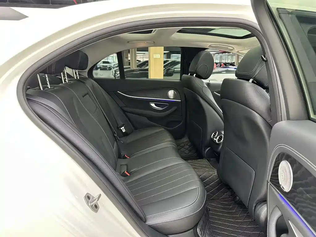 Mercedes-Benz E-Class 2024