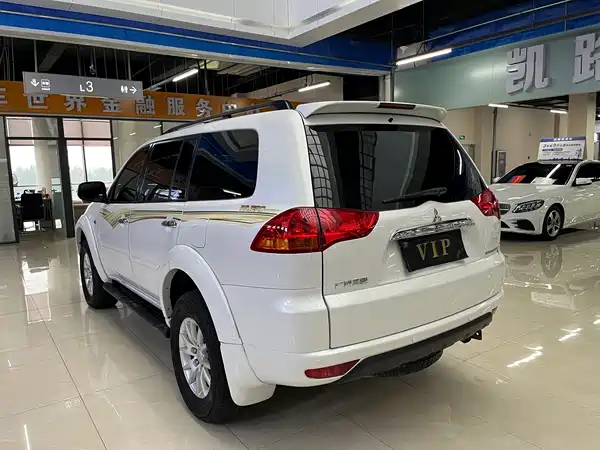 Mitsubishi Pajero Jinchang 2013