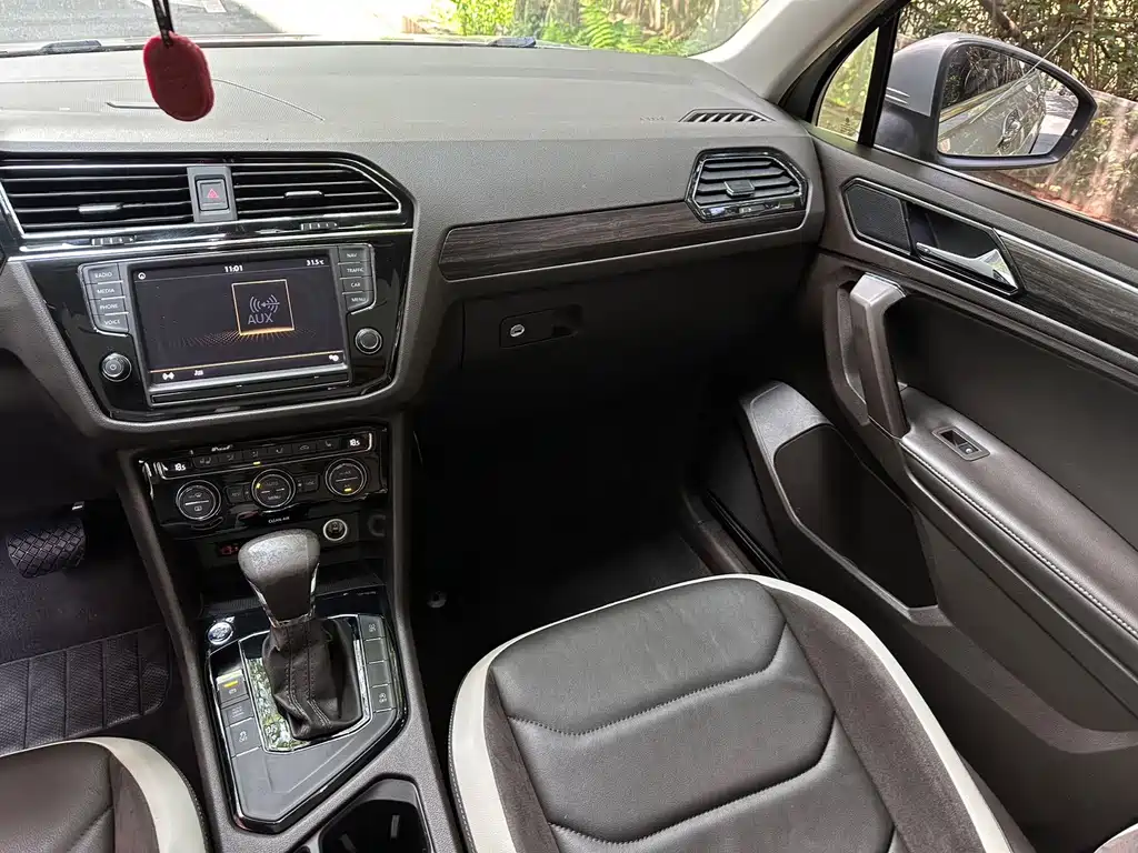 Volkswagen Tiguan L 2017 — фото 12