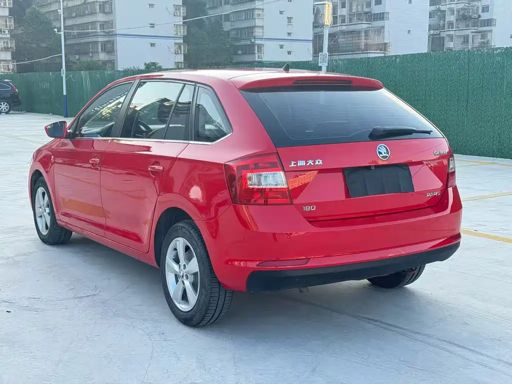 Skoda Rapid Spaceback 2016 — фото 7