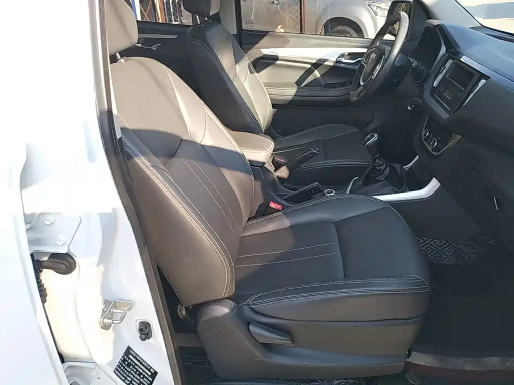 Isuzu RE-MAX Ruimai 2023 — фото 25