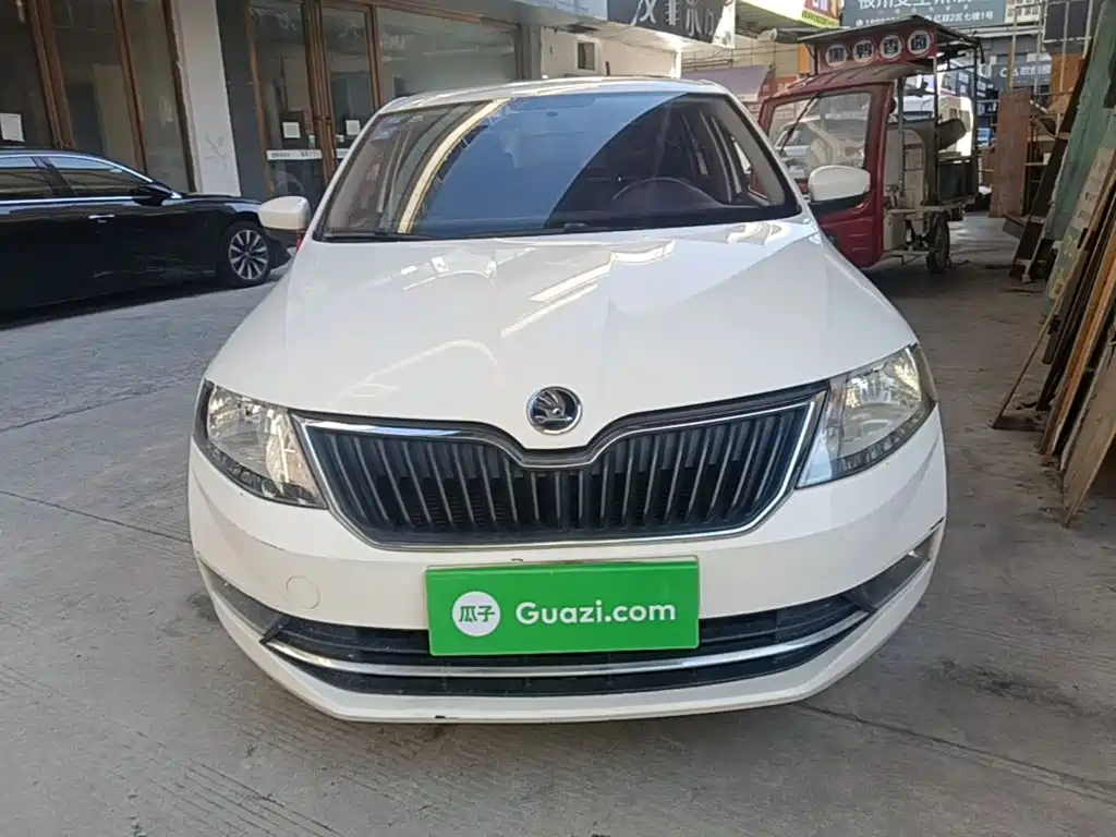 Skoda Rapid Spaceback 2019 — фото 3