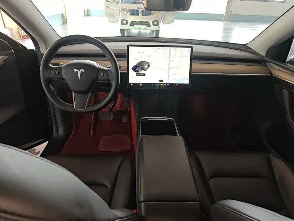 Tesla Model Y 2021 — фото 10