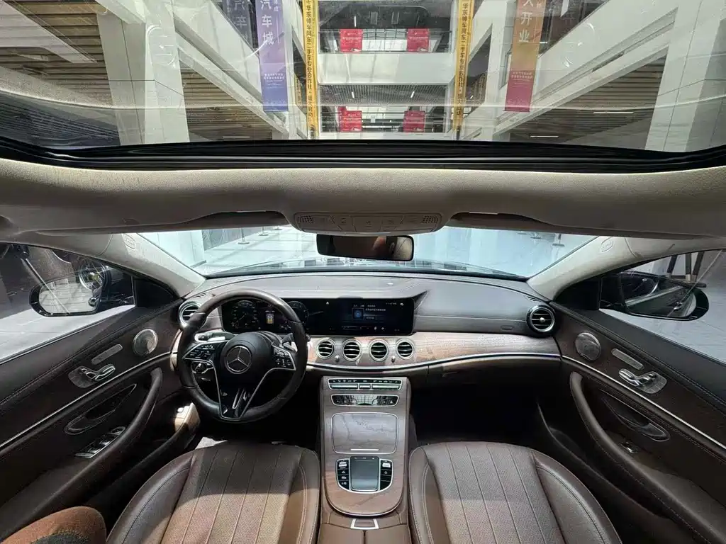Mercedes-Benz E-Class 2023 — фото 18