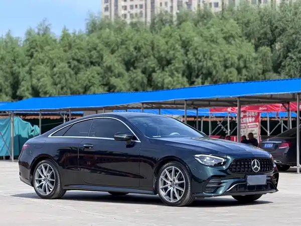 Mercedes-Benz E-Class 2022
