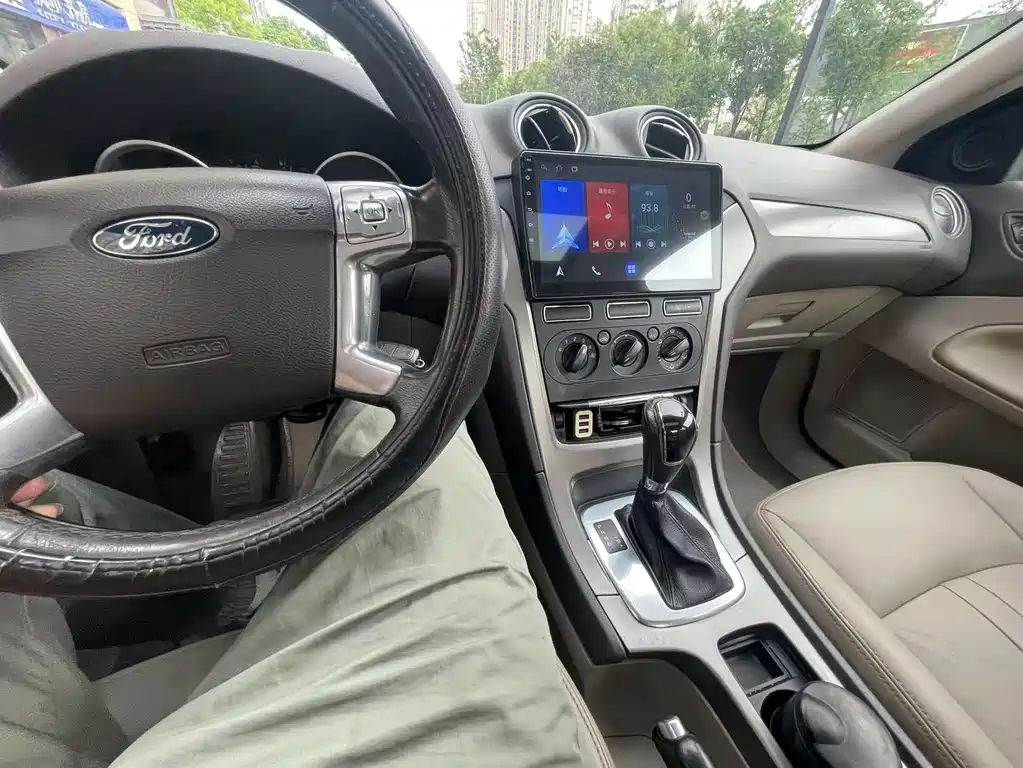 Ford Mondeo 2013 — фото 19