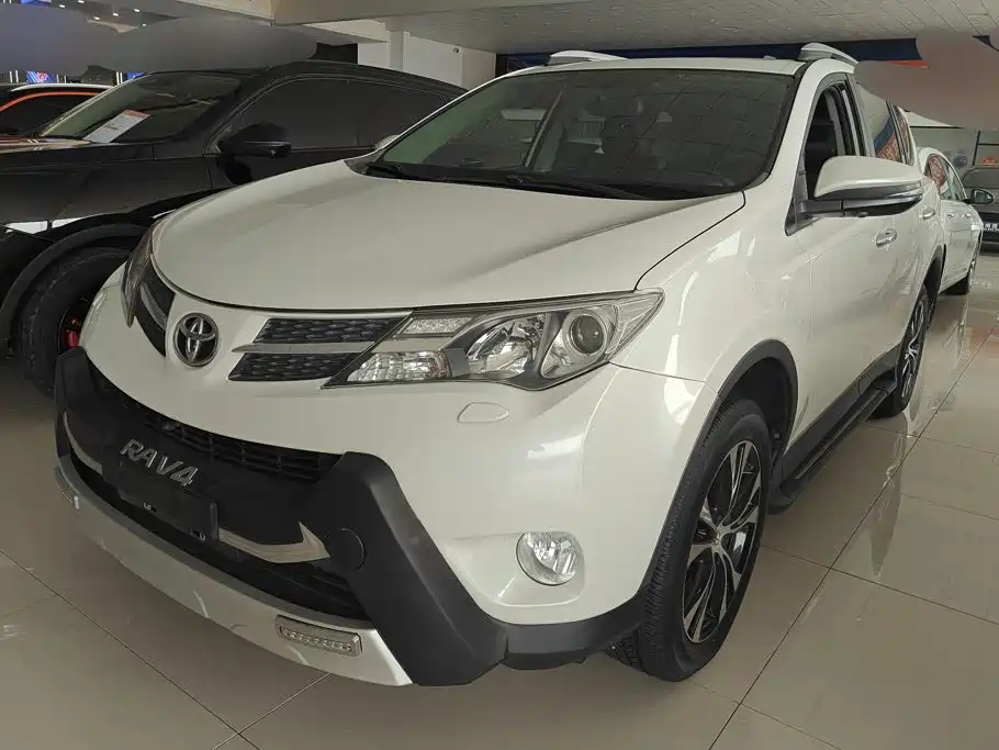 Toyota RAV4 2016 — фото 1