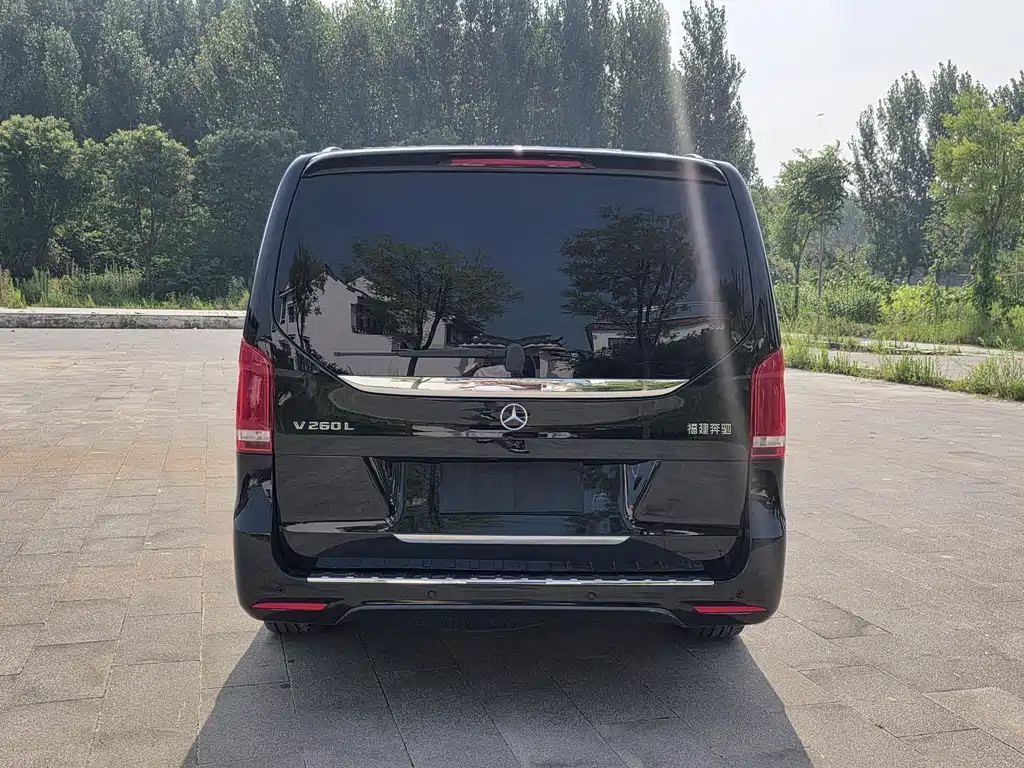 Mercedes-Benz V-Class 2022 — фото 10