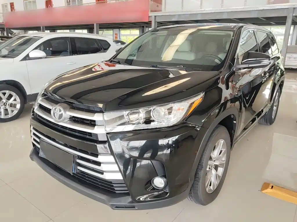 Toyota Highlander 2020 — фото 1