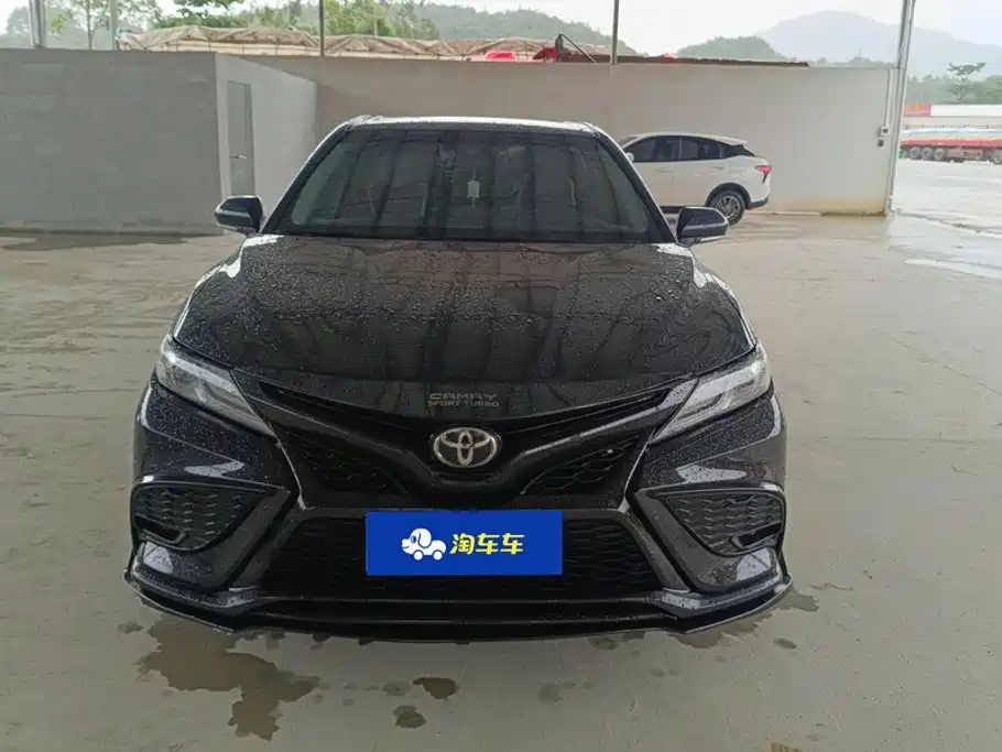 Toyota Camry 2023 — фото 2