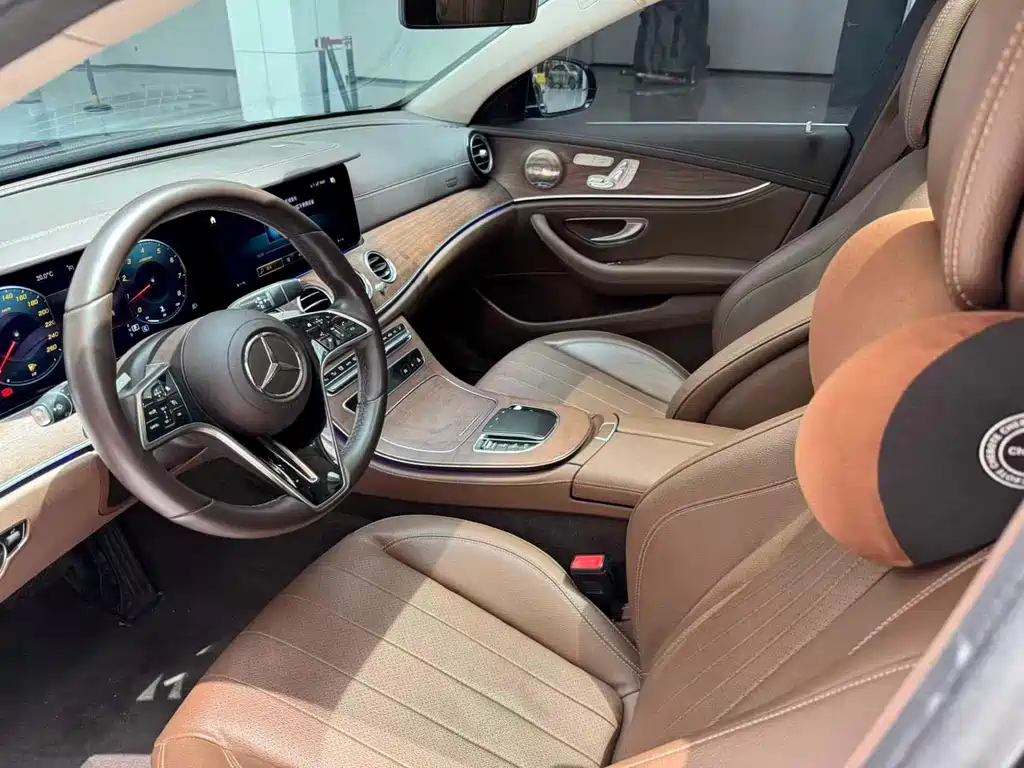 Mercedes-Benz E-Class 2023 — фото 17