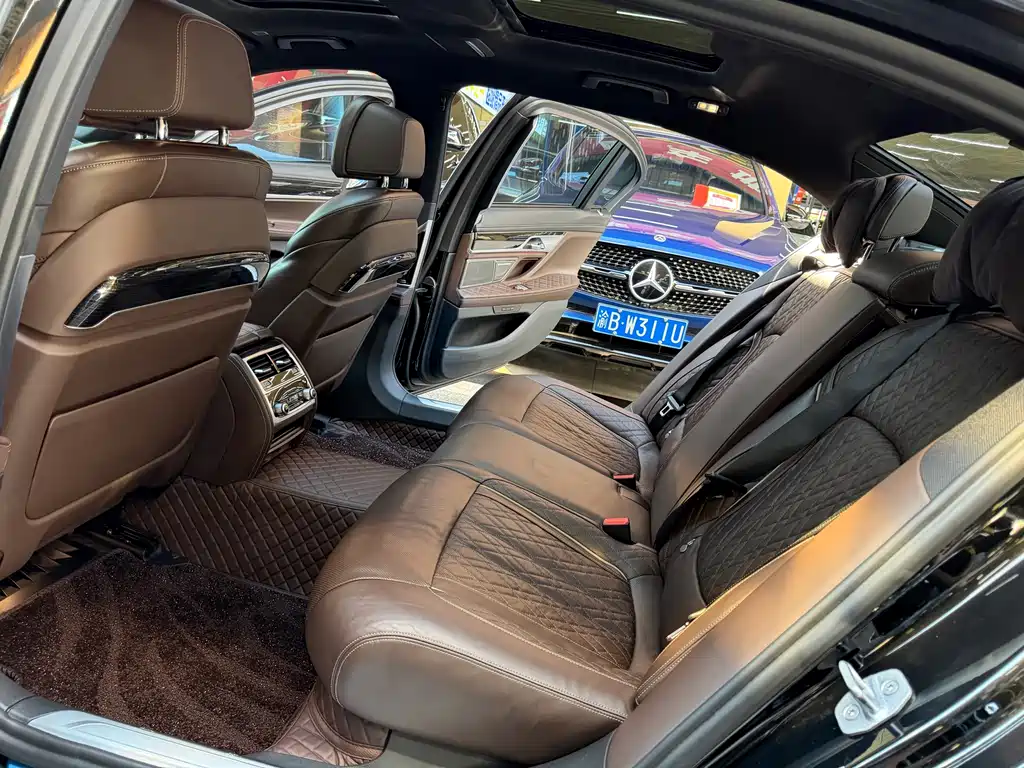 BMW 7 Series 2021 — фото 14