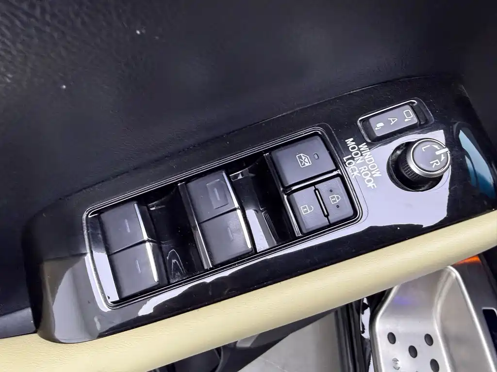 Toyota Alphard 2022 — фото 27