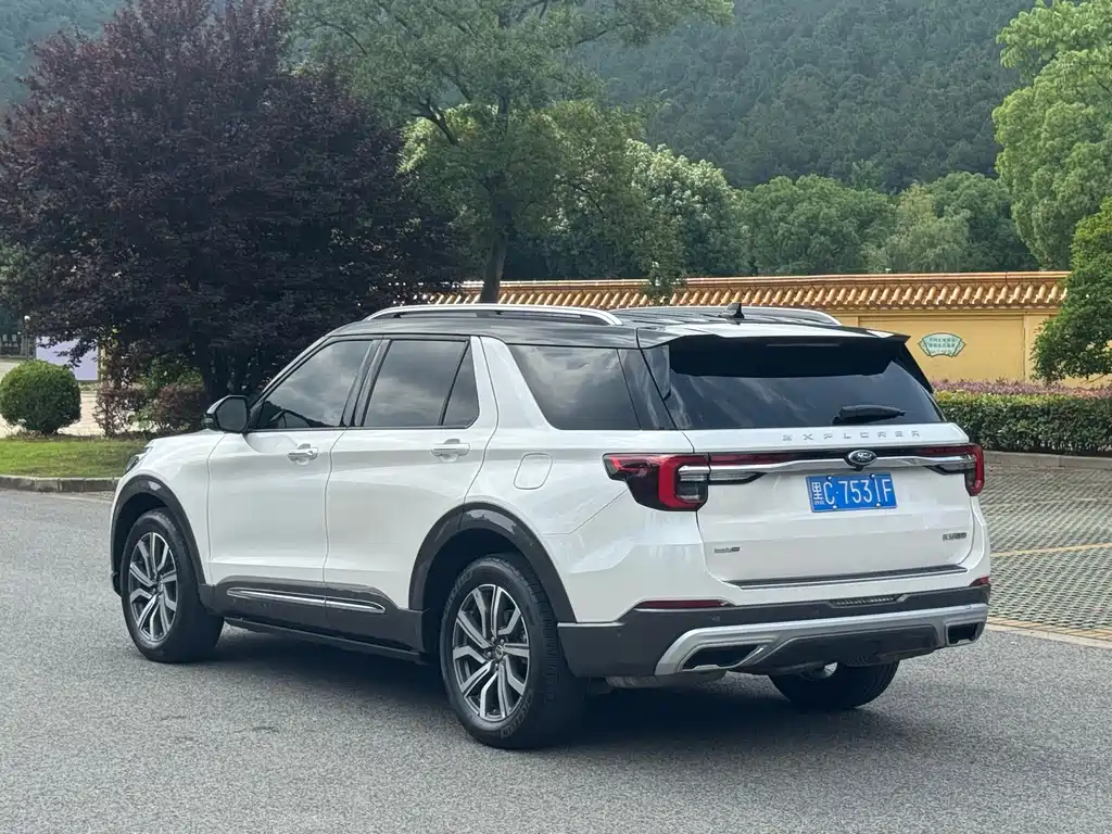 Ford Explorer 2024 — фото 23