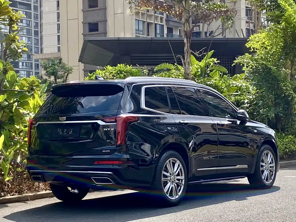 Cadillac XT6 2023 — фото 9