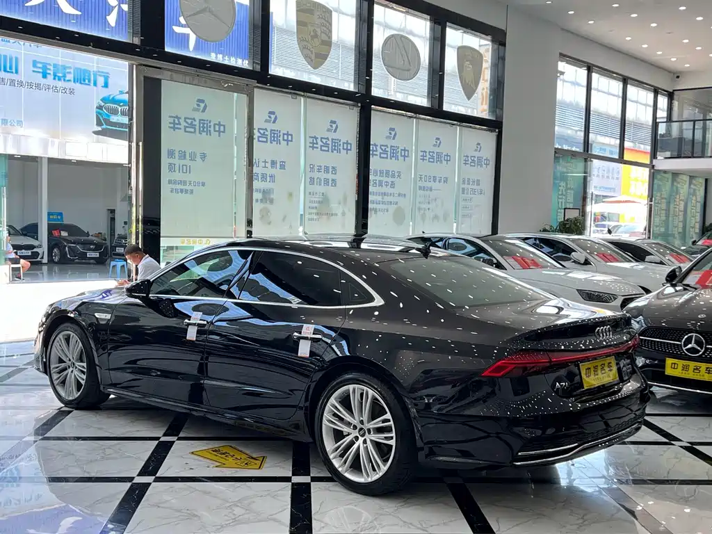 Audi A7L 2025 — фото 16