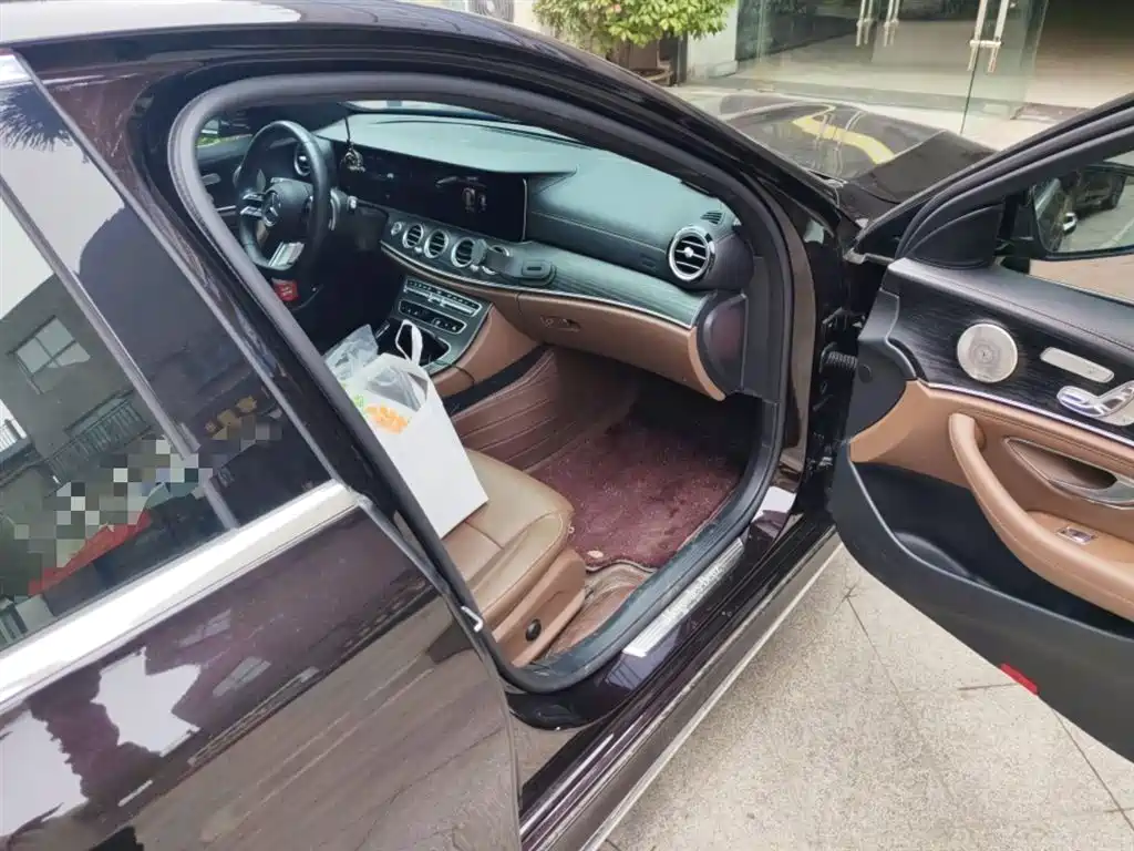 Mercedes-Benz E-Class 2023 — фото 19