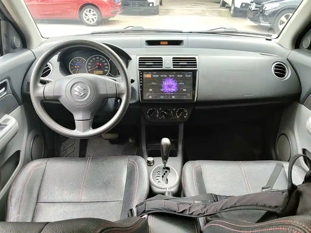 Suzuki Swift 2015 — фото 10