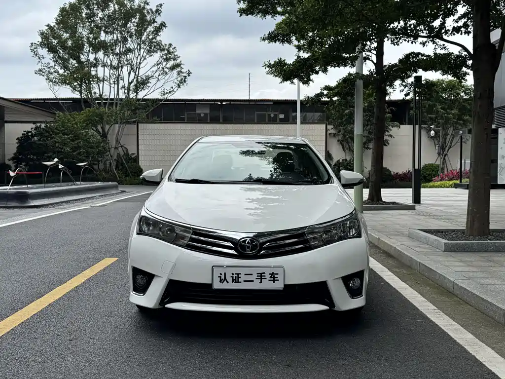 Toyota Corolla 2015 — фото 2