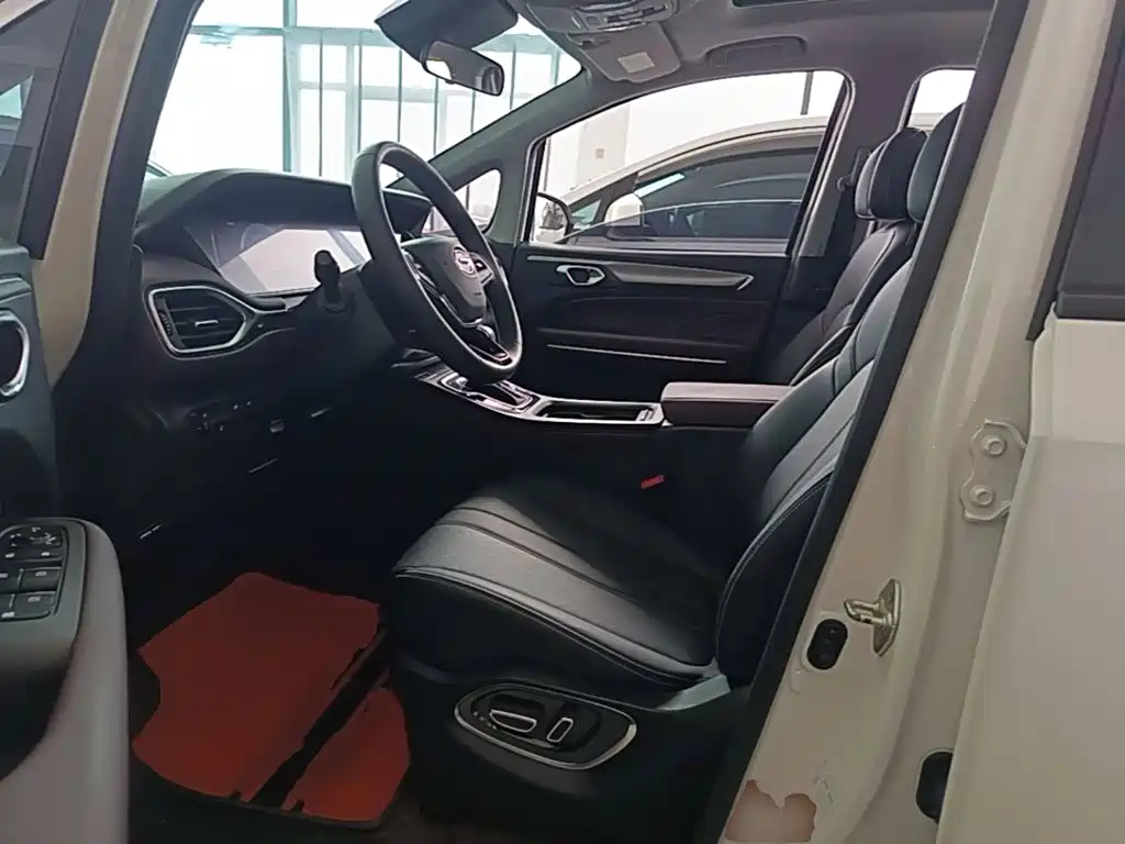 GAC Motor Trumpchi M6 2021 — фото 15