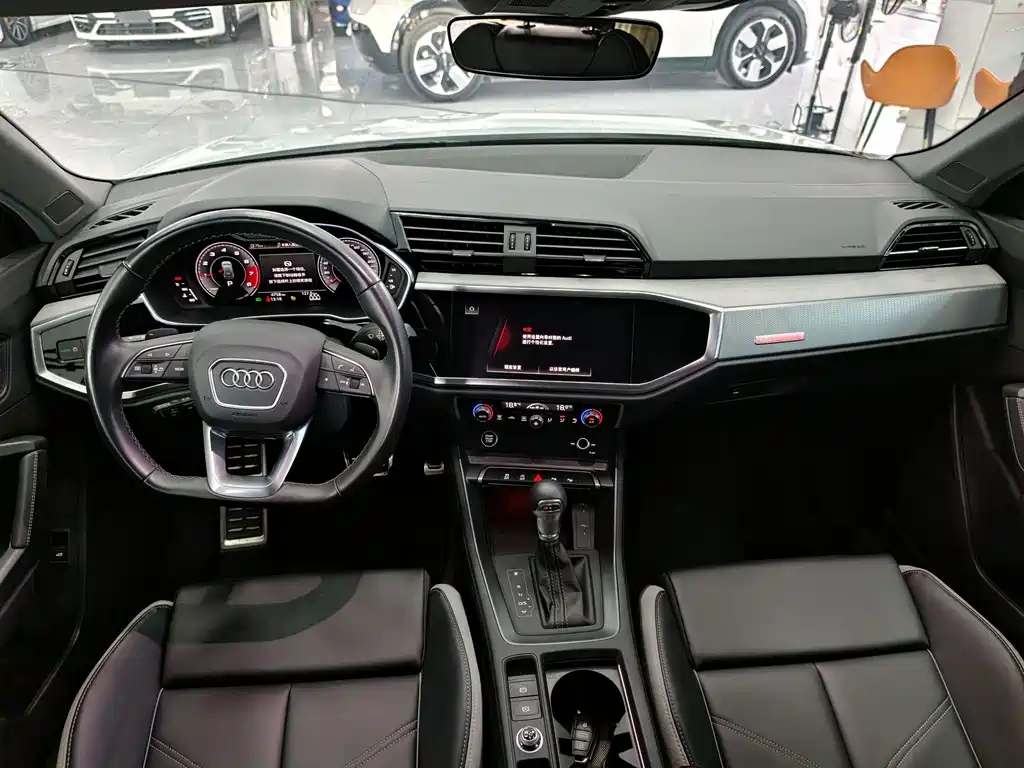 Audi Q3 2024 — фото 12