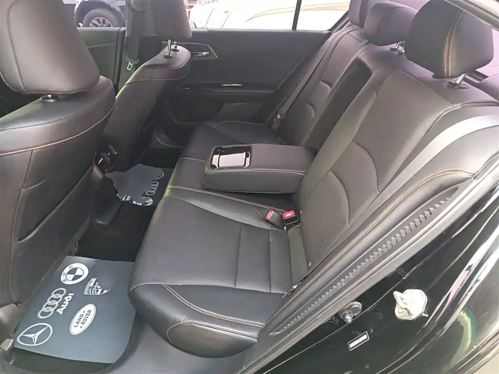 Honda Accord 2019 — фото 17