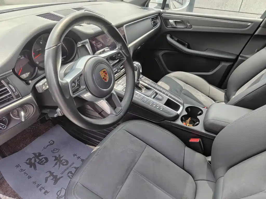 Porsche Macan 2019 — фото 8