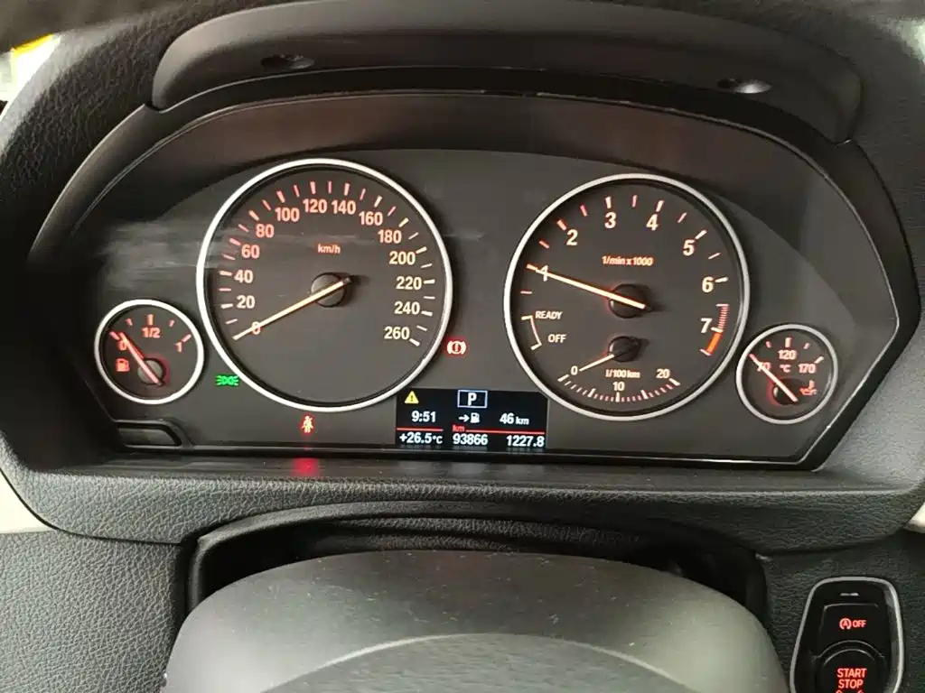 BMW 3 Series 2015 — фото 12