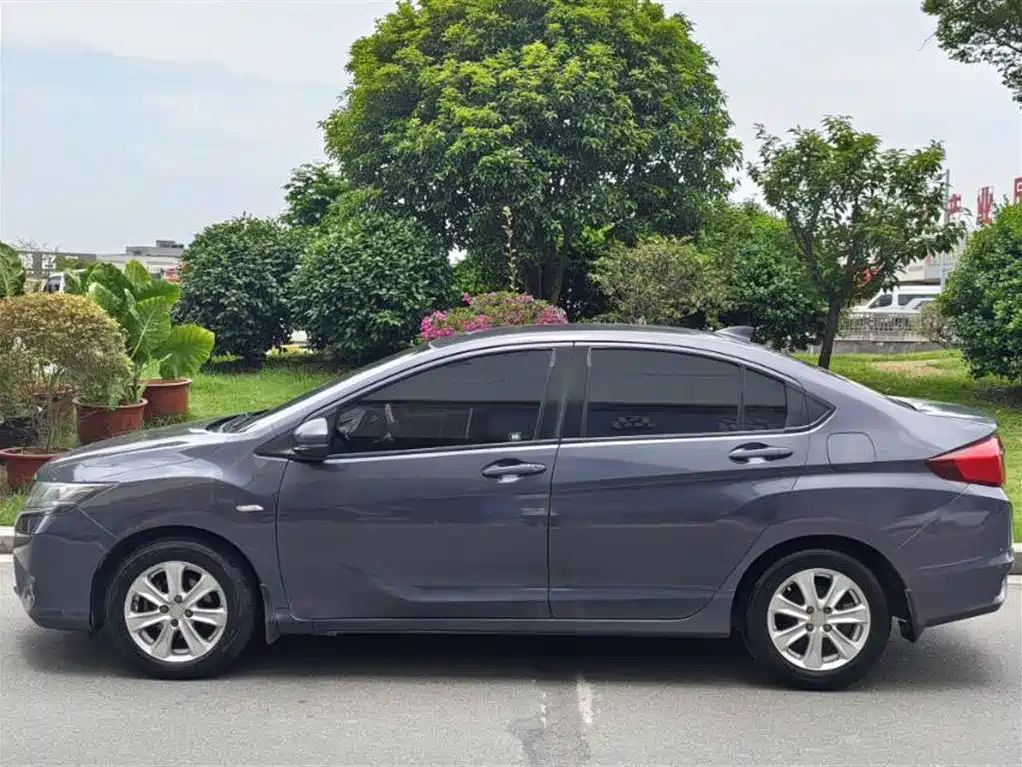 Honda Greiz 2016