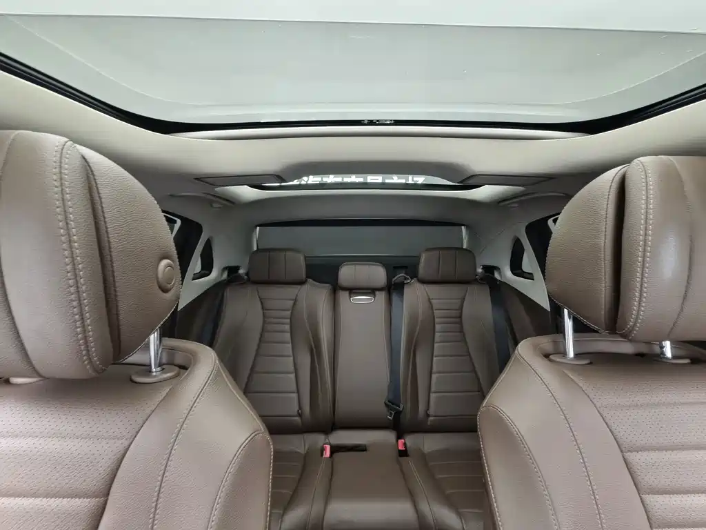 Mercedes-Benz E-Class 2019 — фото 10