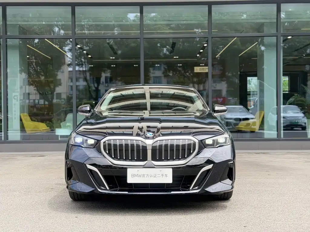 BMW 5 Series 2025