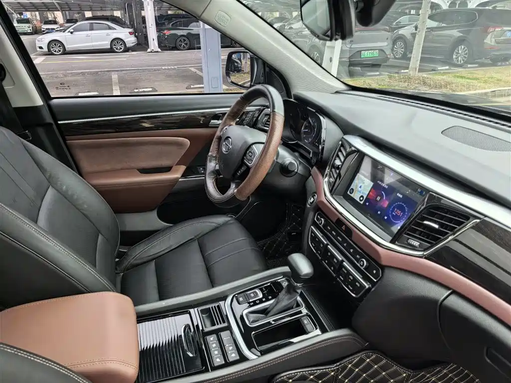 GAC Motor Trumpchi GS8 2019 — фото 23