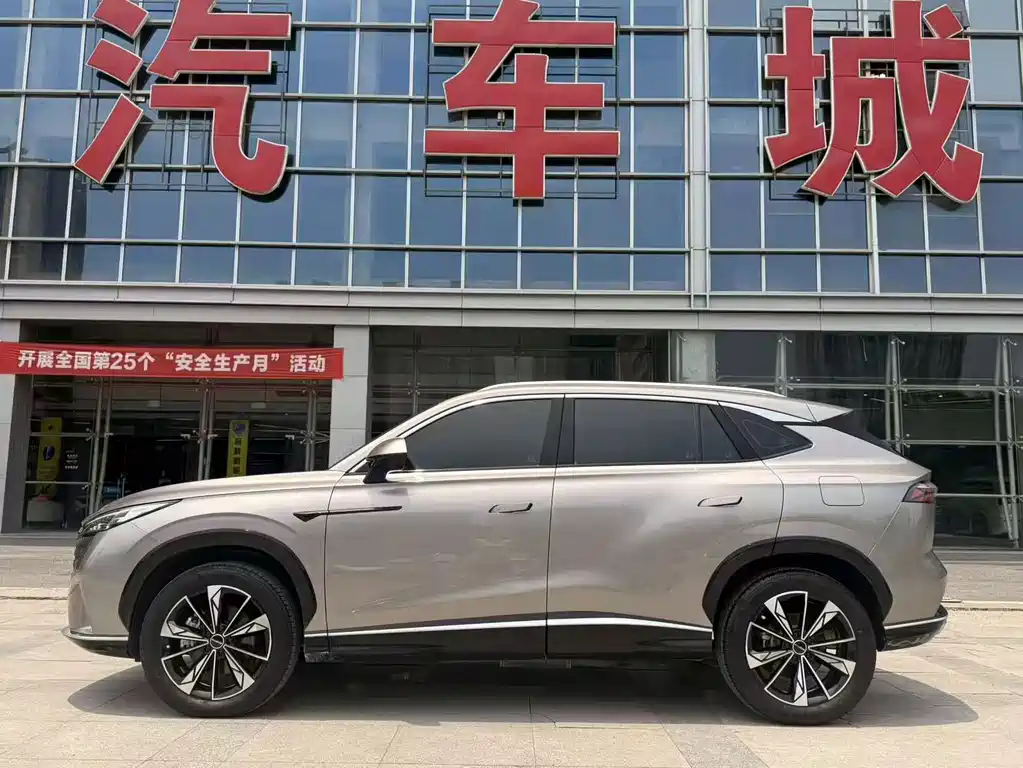 Roewe RX5 New Energy 2024 — фото 11