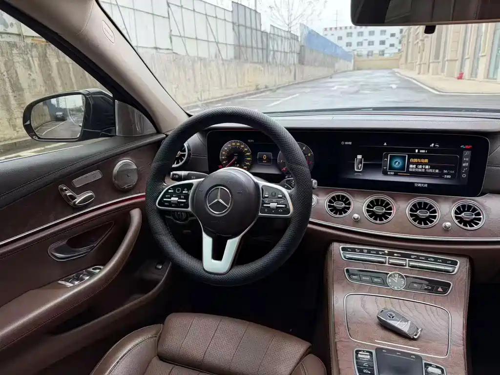 Mercedes-Benz E-Class 2019 — фото 8