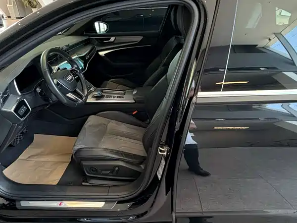 Audi A6L 2022