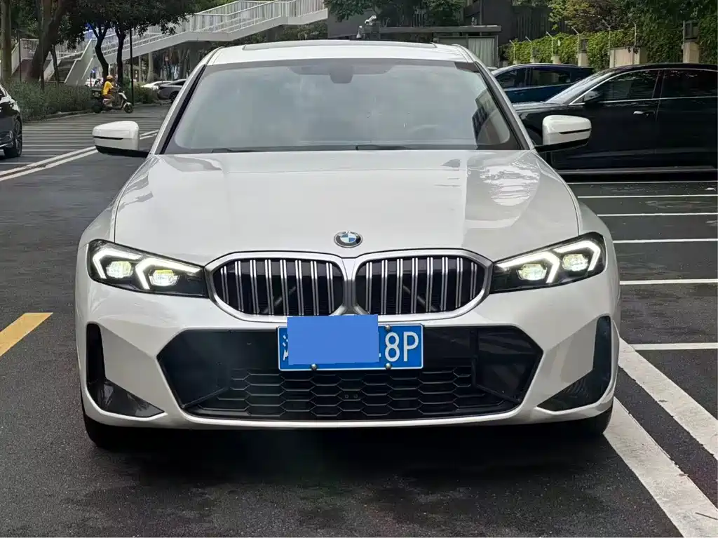 BMW 3 Series 2023 — фото 1