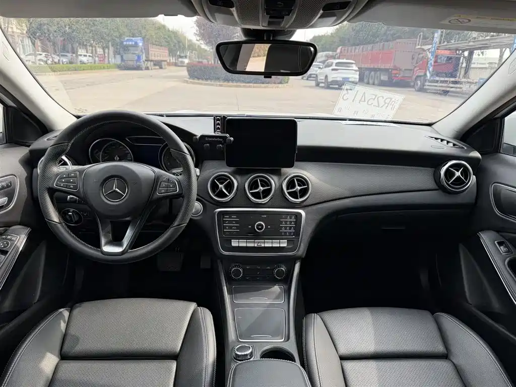 Mercedes-Benz GLA 2019