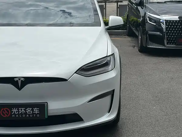 Tesla Model X 2023