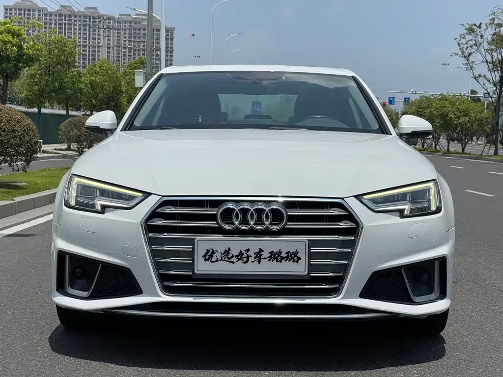 Audi A4L 2019