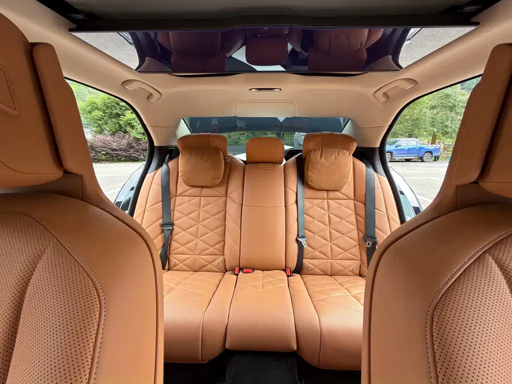 BMW i7 2023 — фото 8
