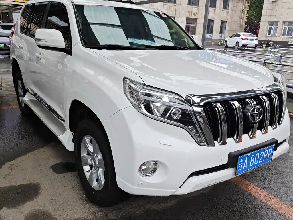 Toyota Prado 2014 — фото 2
