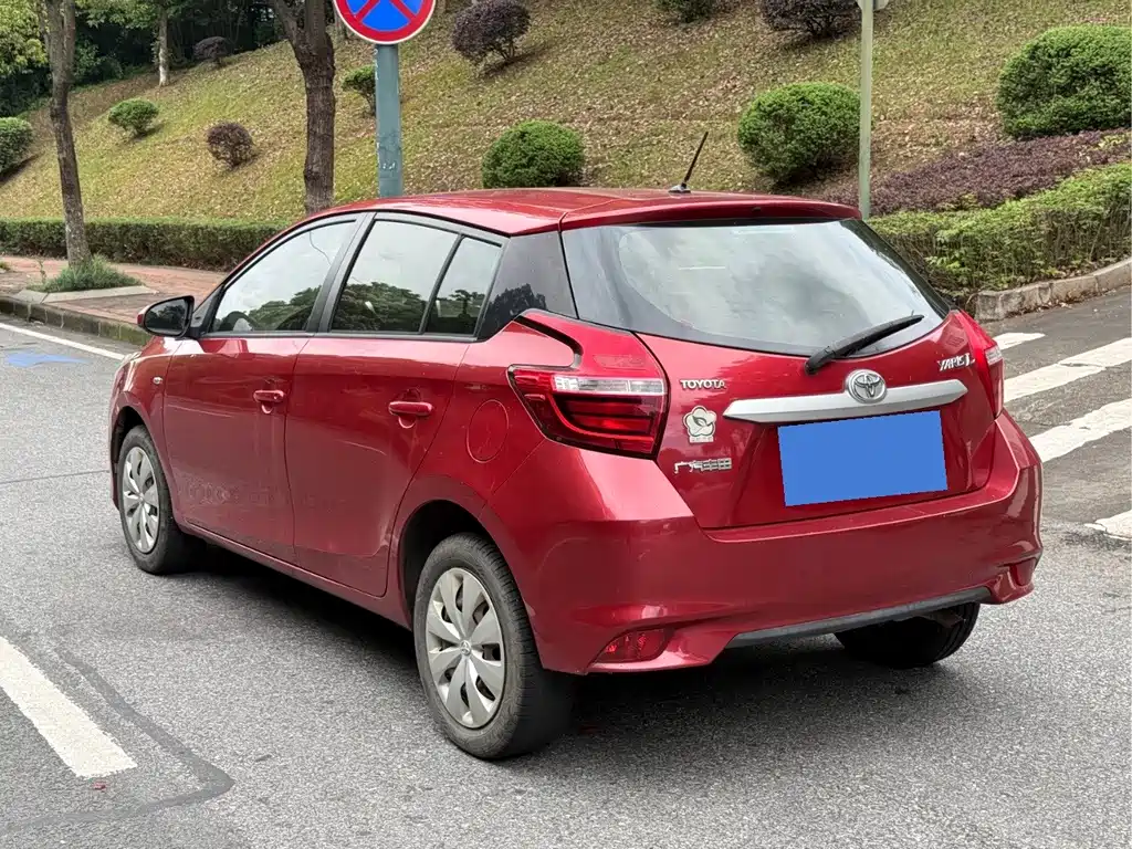 Toyota Yaris L 2017 — фото 4