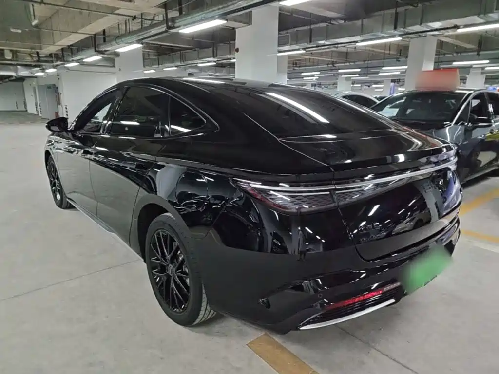 BYD Seal 07 DM-i 2025 — фото 5