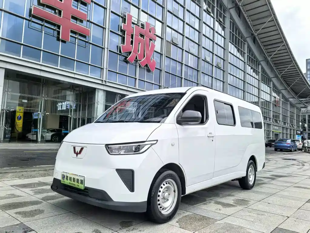Wuling Yangguang 2024