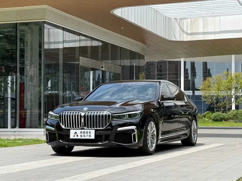BMW 7 Series 2017 — фото 1