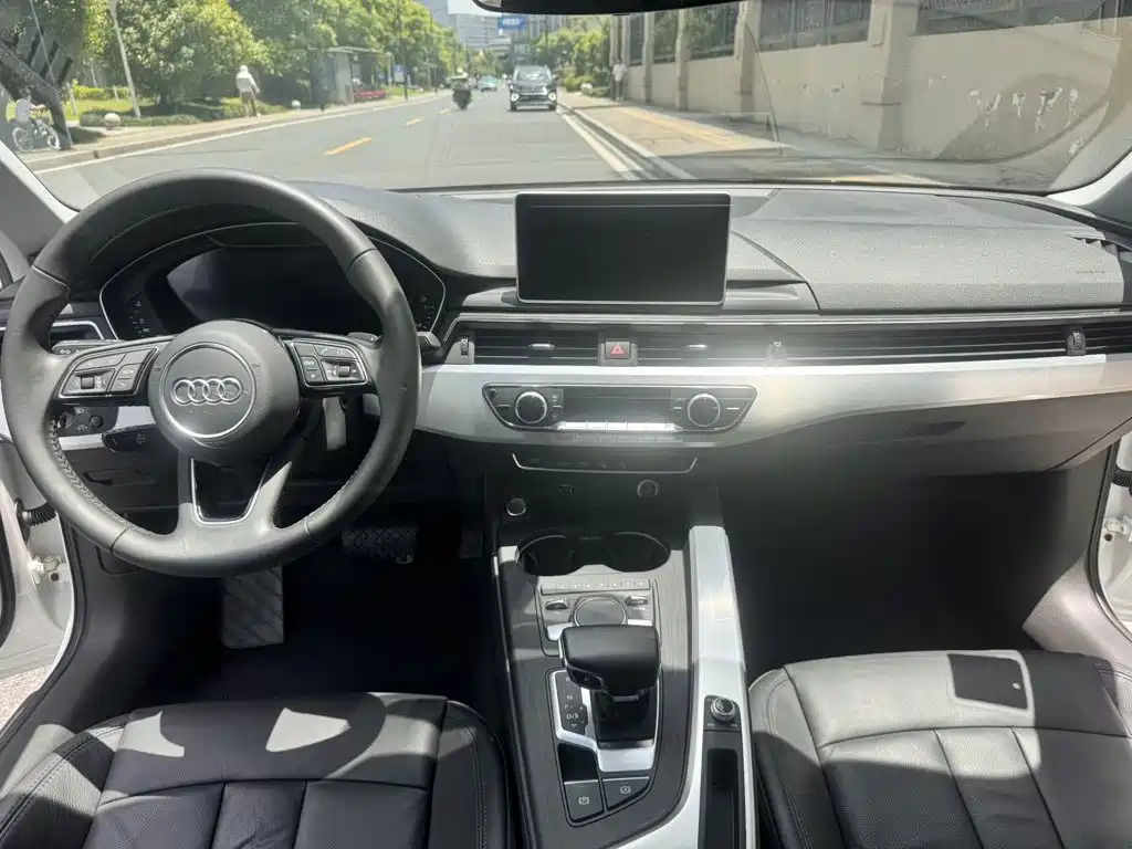 Audi A4L 2019