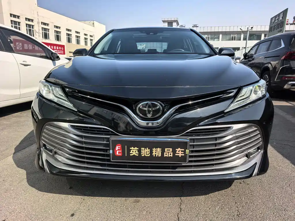 Toyota Camry 2019 — фото 2