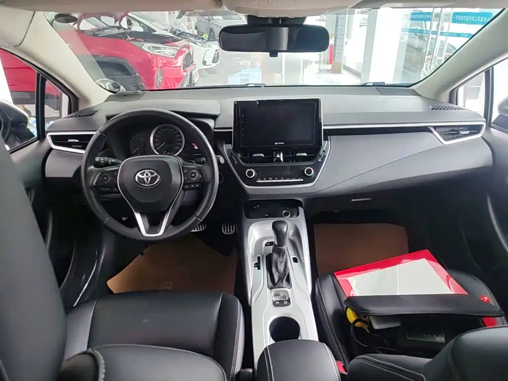 Toyota Corolla 2020 — фото 16