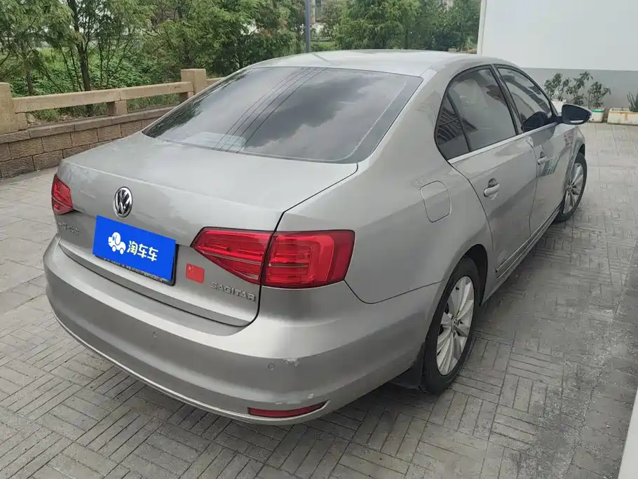 Volkswagen Sagitar 2016